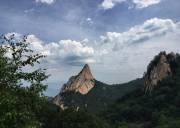 盛夏雾灵山：看山看谁看彗星
